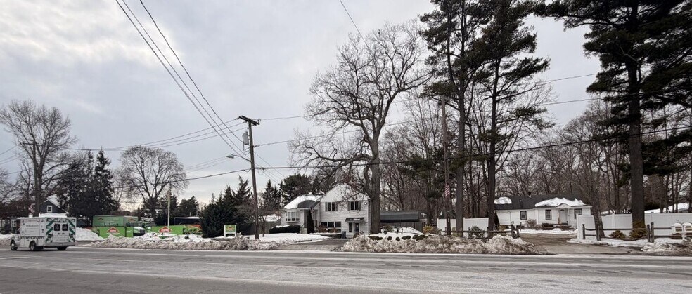 2460-2480 Ocean Ave, Ronkonkoma, NY à vendre - Photo de l’immeuble – Image 2 sur 9