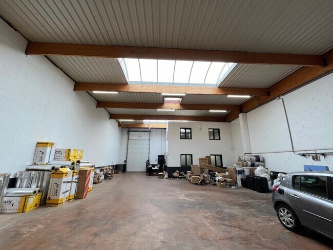 Plus de détails pour 58 Avenue Des Bruyères, Décines-Charpieu - Local d'activités à louer