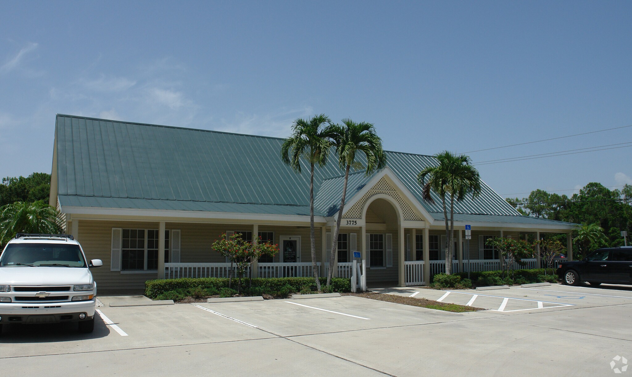 3775 Airport Pulling Rd N, Naples, FL à louer Photo de l’immeuble– Image 1 sur 8