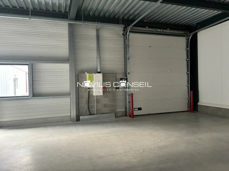 Local d’activités dans Bruguières à louer - Photo de l’immeuble – Image 3 sur 6