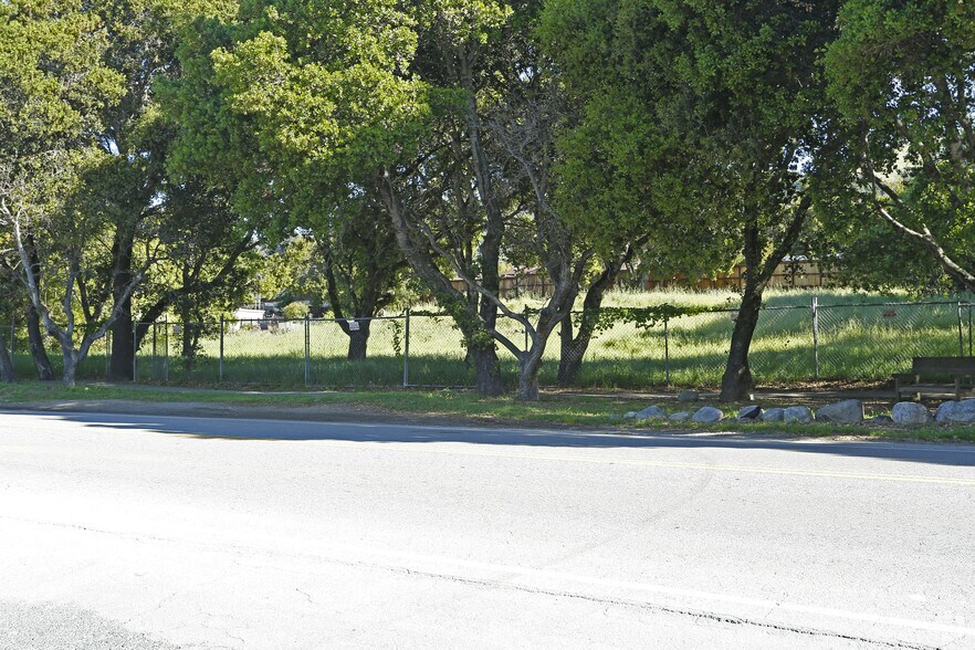 25 W Carmel Valley Rd, Carmel Valley, CA à vendre - Photo principale – Image 1 sur 9