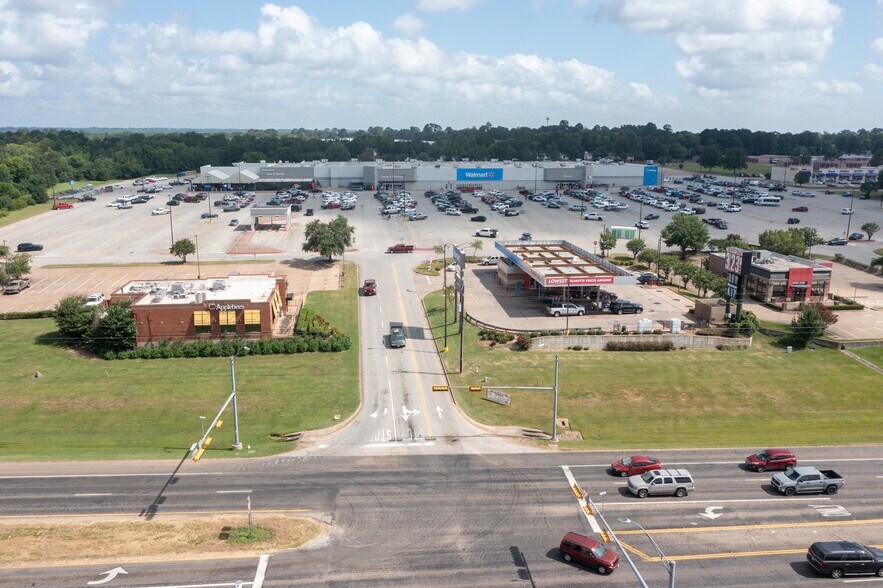 2225 S Loop 256, Palestine, TX à vendre - Photo de l’immeuble – Image 2 sur 11