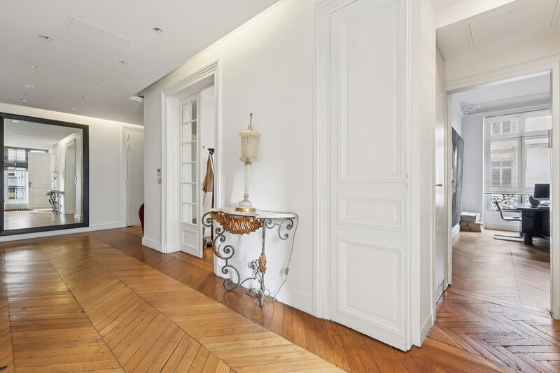 4 Rue Bayard, Paris à louer Photo intérieure– Image 1 sur 12