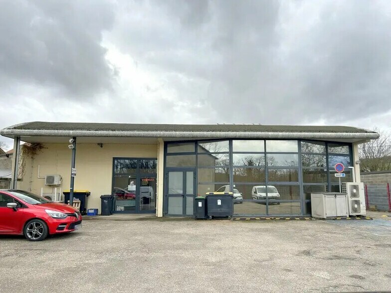 Bureau dans Pont-à-Mousson à vendre - Photo de l’immeuble – Image 1 sur 14