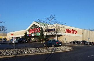 Plus de détails pour 16640 Yonge St, Newmarket, ON - Local commercial à louer