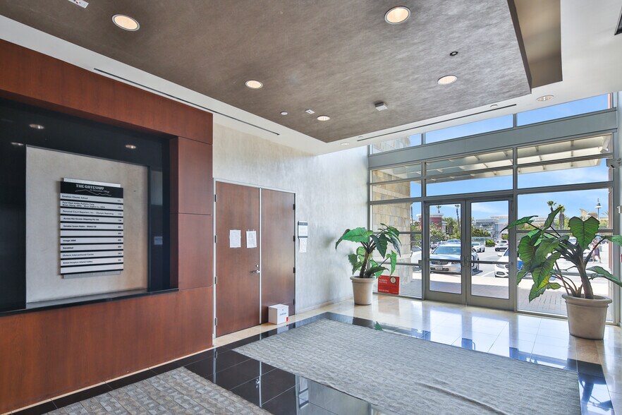 1520 N Mountain Ave, Ontario, CA à louer - Photo de l’immeuble – Image 3 sur 22