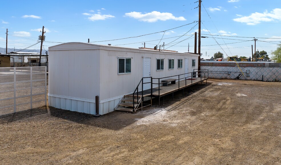 3907 E Superior Ave, Phoenix, AZ à louer - Photo de l’immeuble – Image 3 sur 6
