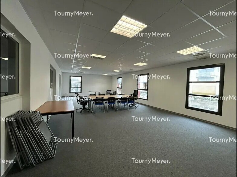 Bureau dans Nîmes à louer - Photo intérieure – Image 1 sur 4