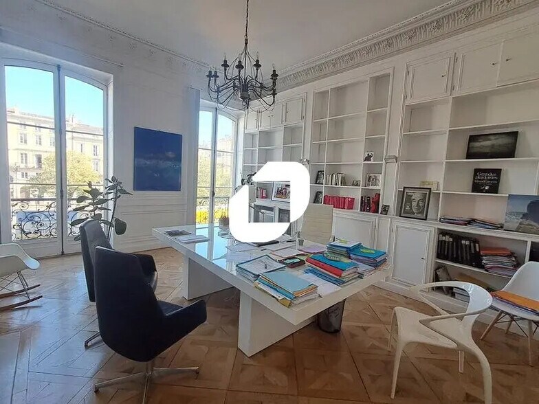 Bureau dans Bordeaux à louer - Photo de l’immeuble – Image 1 sur 16