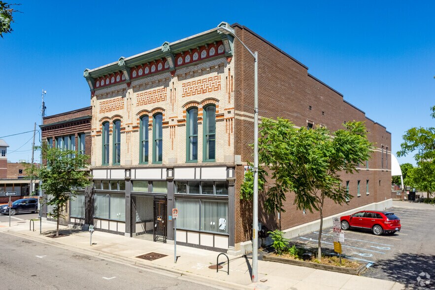 348 N Burdick St, Kalamazoo, MI à vendre - Photo principale – Image 1 sur 20