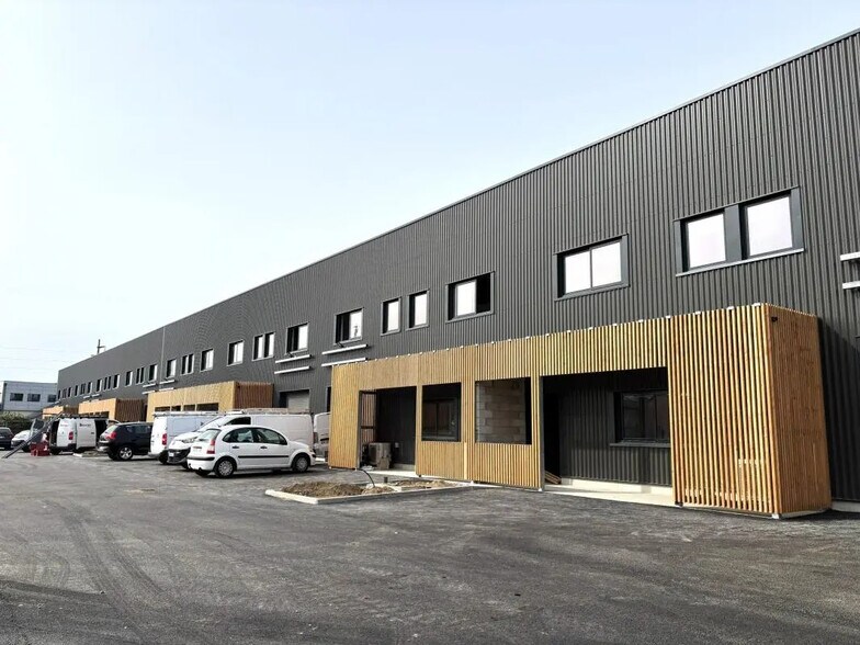 Local d’activités dans Launaguet à louer - Photo de l’immeuble – Image 1 sur 19