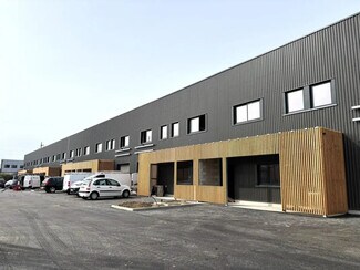 Plus de détails pour Local d'activités à louer