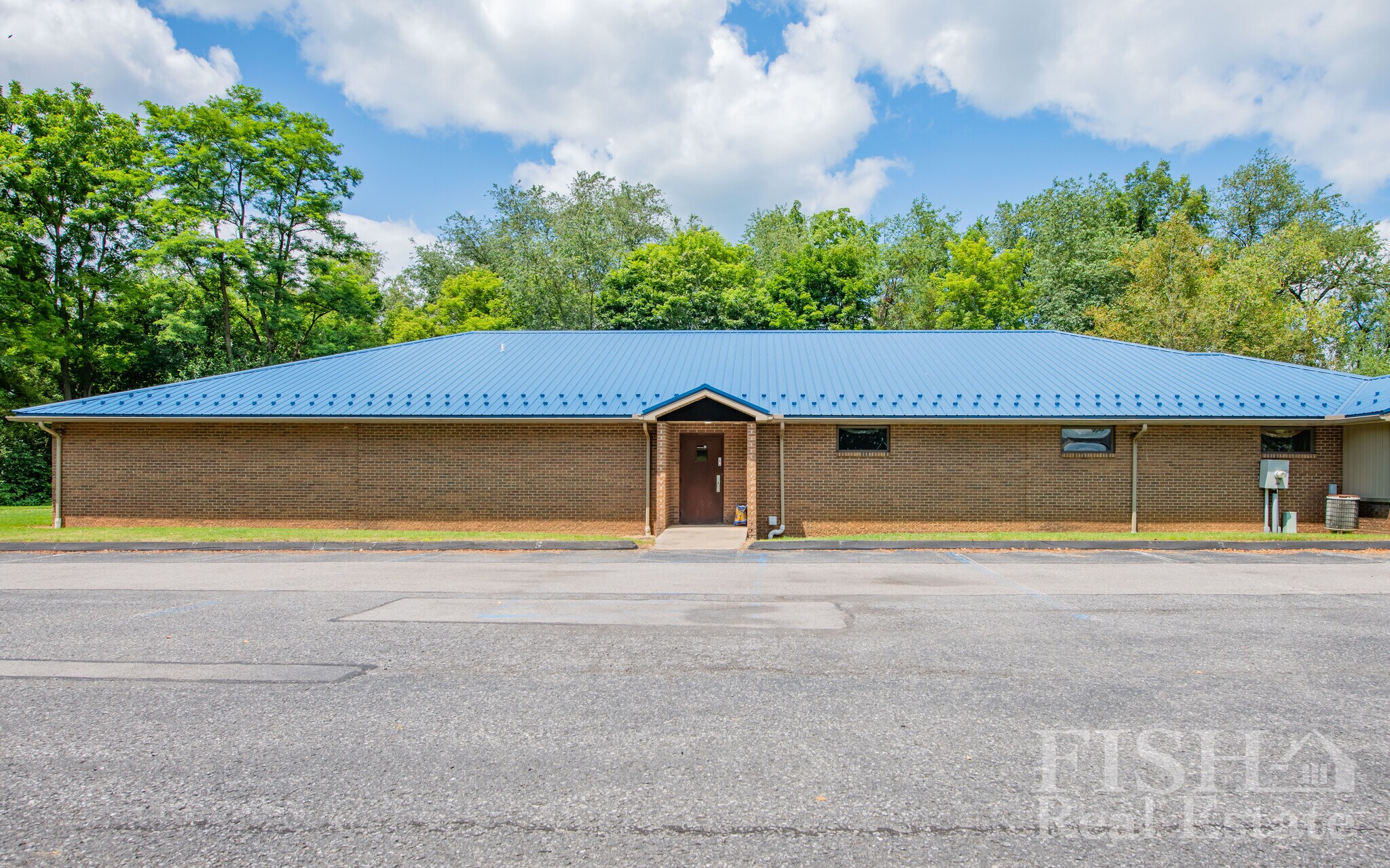 7129 Nittany Valley Dr, Mill Hall, PA à louer Photo de l’immeuble– Image 1 sur 12