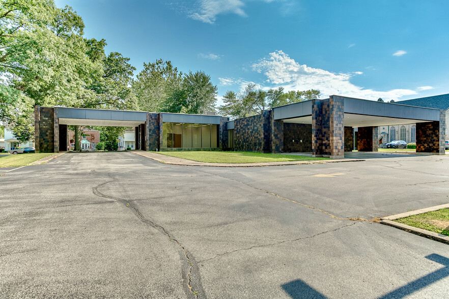 2710 College Ave, Alton, IL à louer - Photo de l’immeuble – Image 3 sur 31