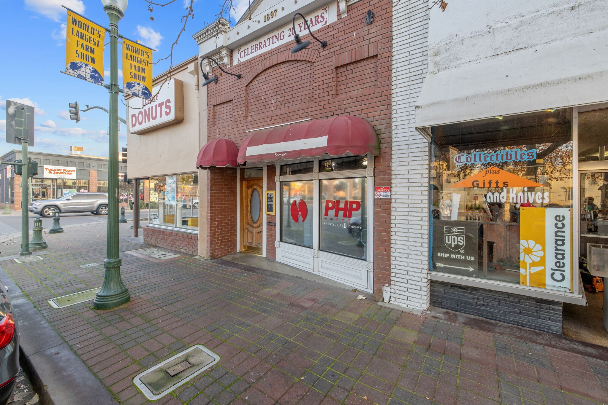 143 E Tulare Ave, Tulare, CA à vendre Photo principale– Image 1 sur 26