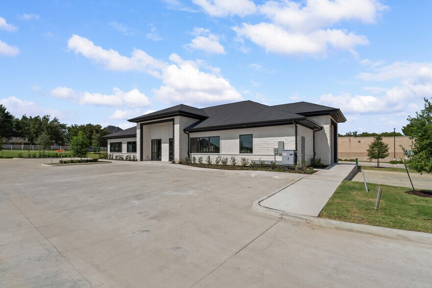 8056 Precinct Line Rd, Colleyville, TX à vendre - Photo de l’immeuble – Image 3 sur 11