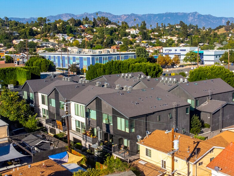 6417 N Figueroa St, Los Angeles, CA à vendre - Photo de l’immeuble – Image 3 sur 14