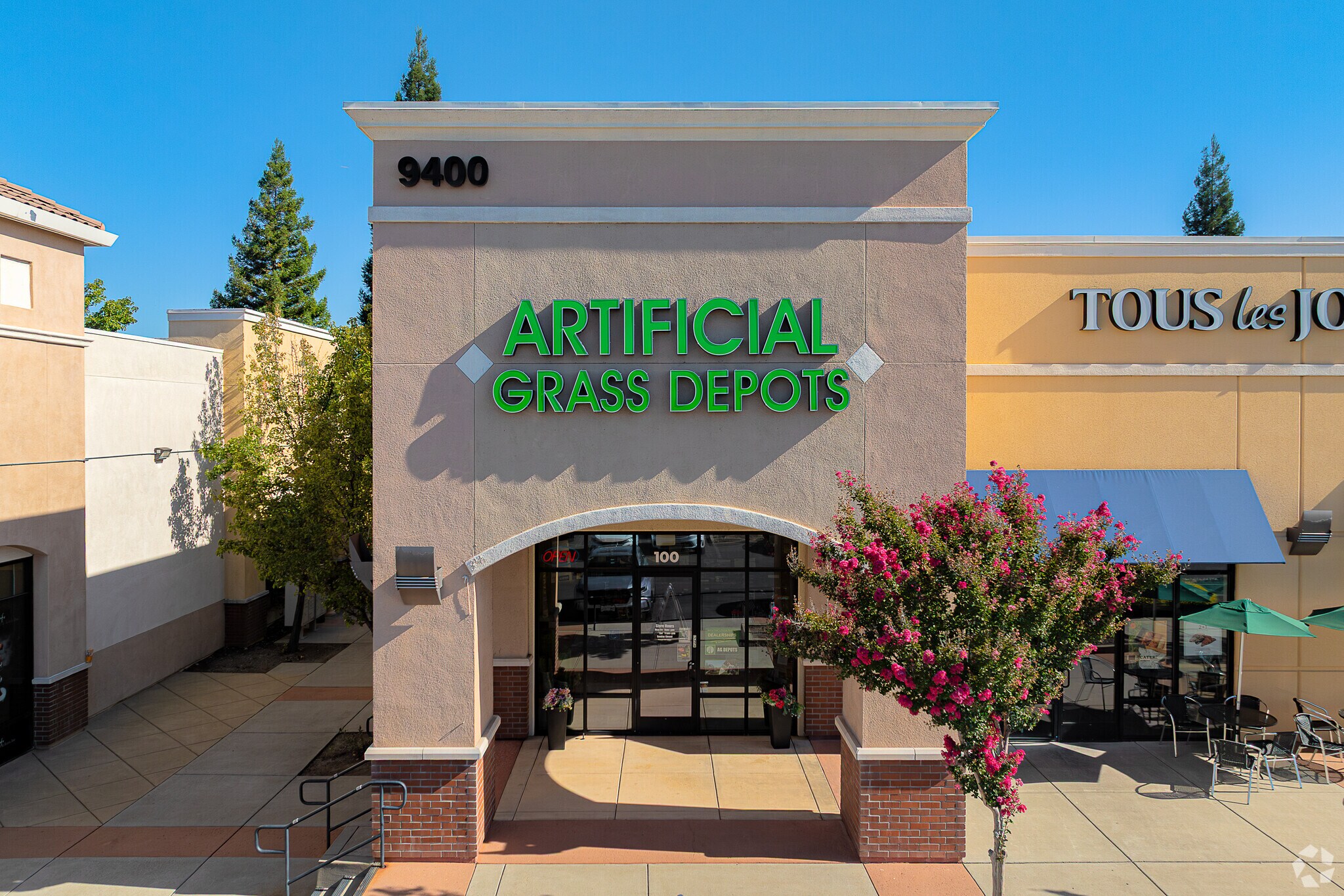 9400 Fairway Dr, Roseville, CA à louer Photo principale– Image 1 sur 28