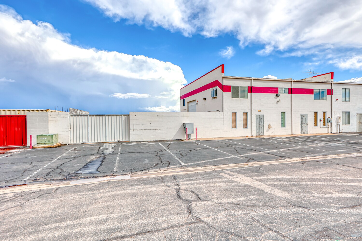 662 Wells Rd, Boulder City, NV à louer Photo de l’immeuble– Image 1 sur 50