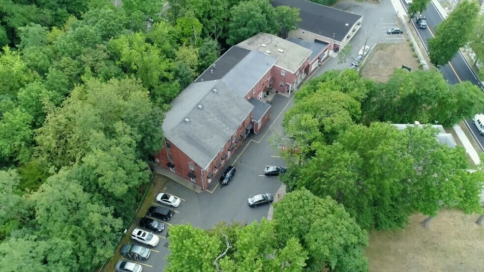 95 Mill St, Springfield, MA à louer - Vidéo sur l’annonce professionnelle – Image 2 sur 5
