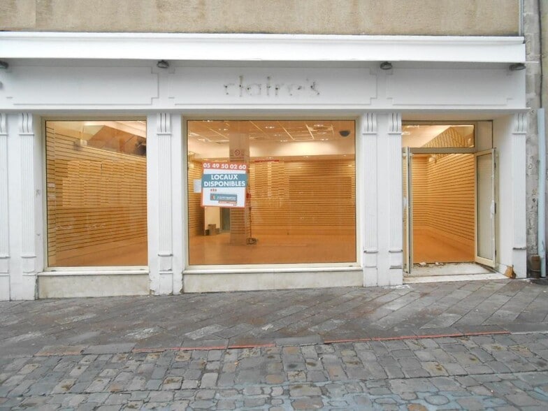 Local commercial dans Poitiers à louer - Photo de l’immeuble – Image 2 sur 7