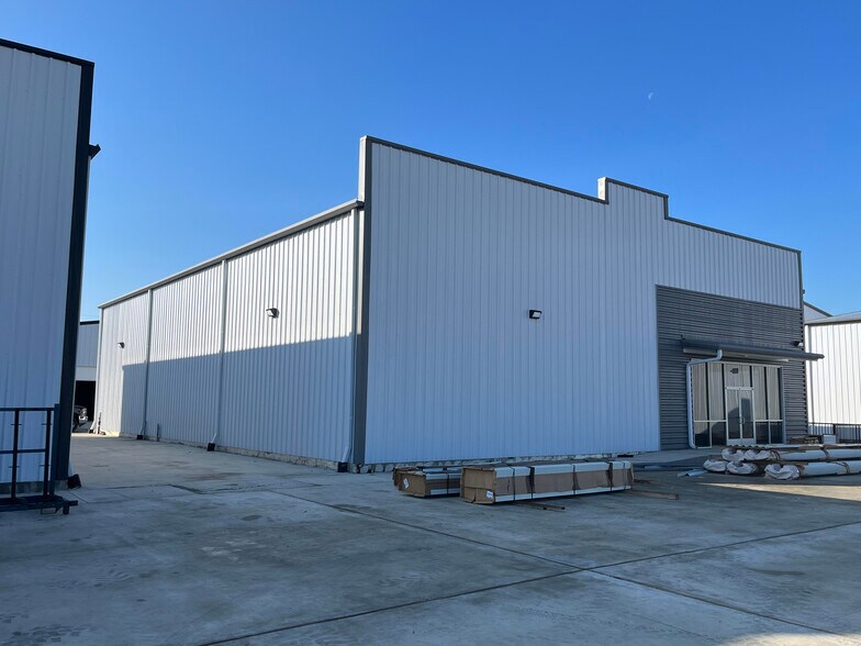18120 W Bellfort St, Richmond, TX à louer - Photo de l’immeuble – Image 2 sur 2