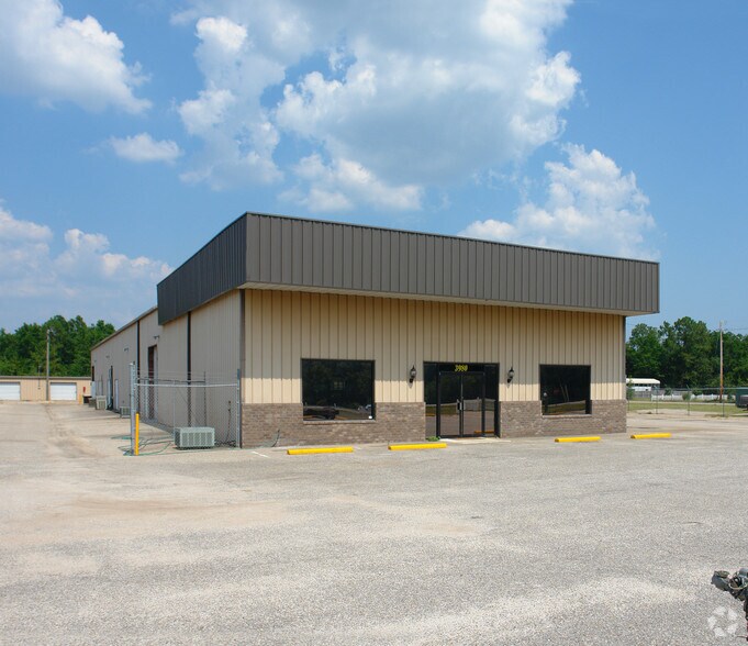 3980-3990 Avalon Blvd, Milton, FL à louer - Photo de l’immeuble – Image 3 sur 3