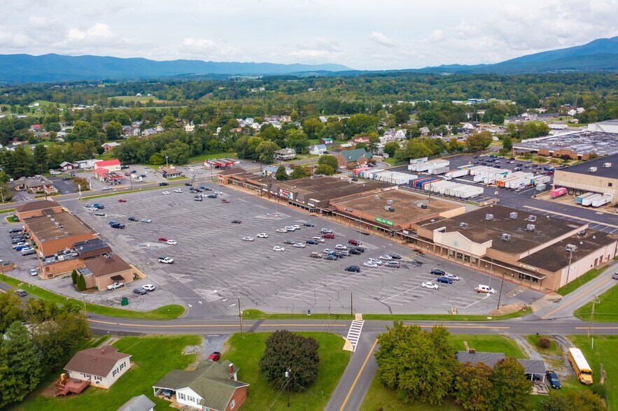 12 Luray Shopping Ctr, Luray, VA à louer - Photo de l’immeuble – Image 2 sur 11