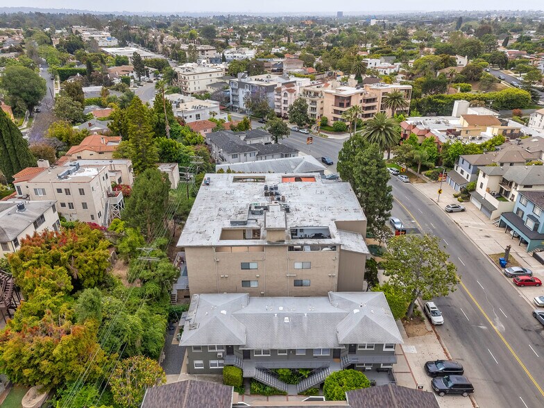 1944 S Beverly Glen Blvd, Los Angeles, CA à vendre - Photo de l’immeuble – Image 3 sur 26