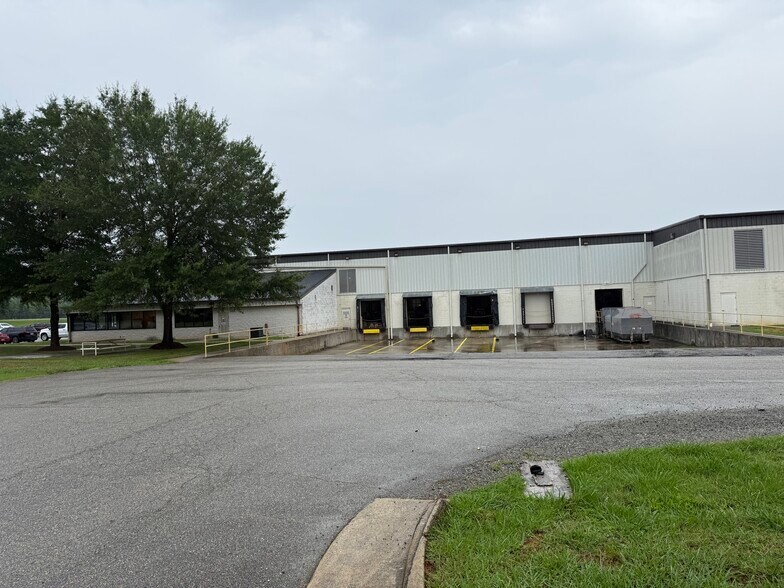3045 Philpott Rd, South Boston, VA à vendre - Photo de l’immeuble – Image 3 sur 18