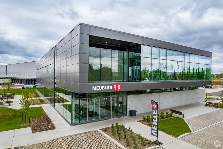 131 Boul Montcalm N, Candiac, QC à louer - Photo de l’immeuble – Image 2 sur 7