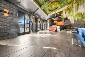 Plus de détails pour 33-29 Astoria Blvd N, Astoria, NY - Local commercial à louer