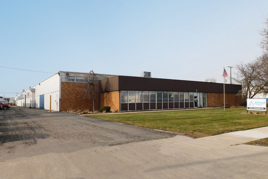 32501 Dequindre Rd, Madison Heights, MI à louer - Photo de l’immeuble – Image 1 sur 1