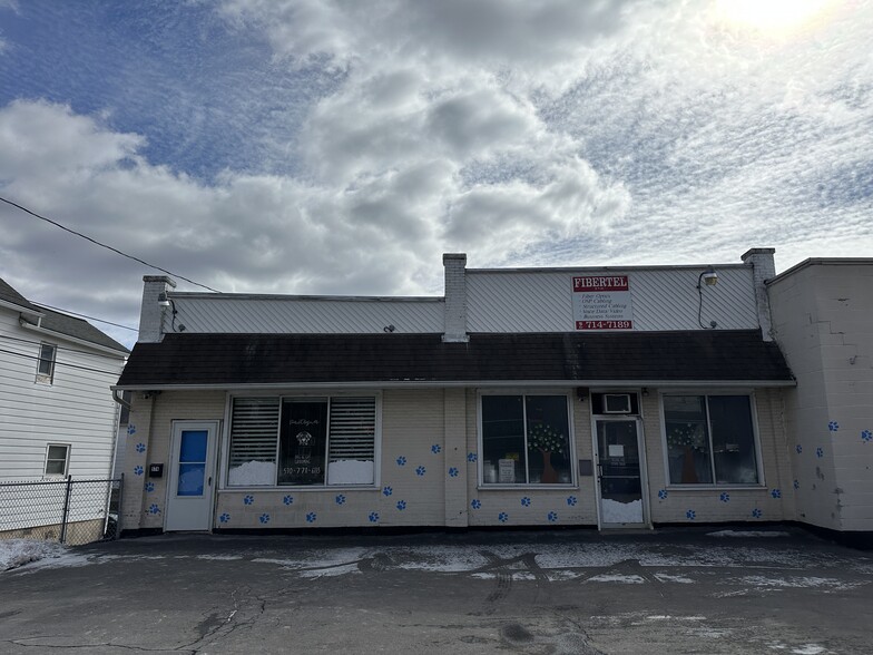 574 W Main St, Plymouth, PA à louer - Photo de l’immeuble – Image 1 sur 13