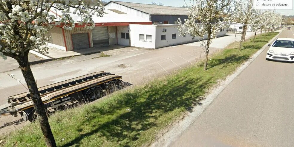 Local d’activités dans Devecey à louer - Photo de l’immeuble – Image 1 sur 4