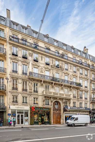 Bureau dans Paris à louer - Photo de l’immeuble – Image 2 sur 3