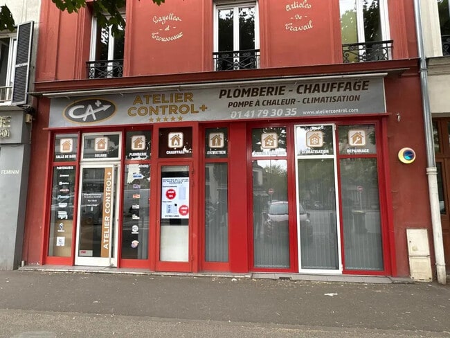 Plus de détails pour Local commercial à louer