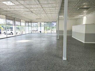 Plus de détails pour 3333 N Main St, Jacksonville, FL - Local d'activités à louer
