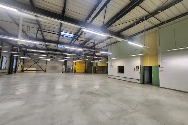 Local d’activités dans Vendargues à louer - Photo de l’immeuble – Image 3 sur 8