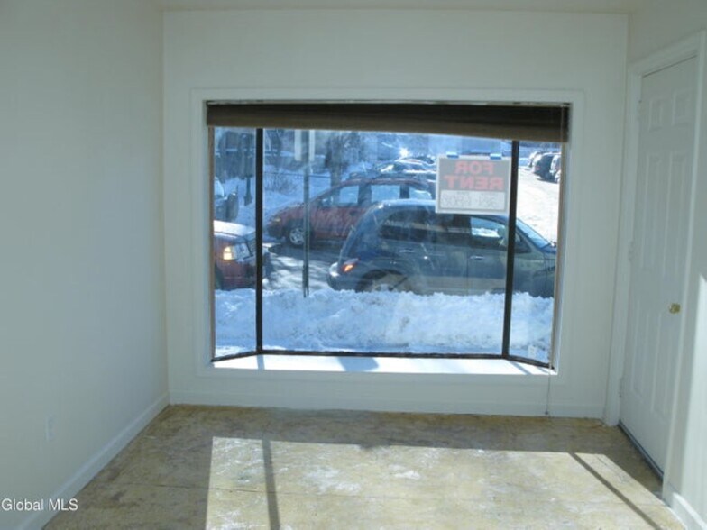 76 Front St, Ballston Spa, NY à louer - Photo de l’immeuble – Image 3 sur 10