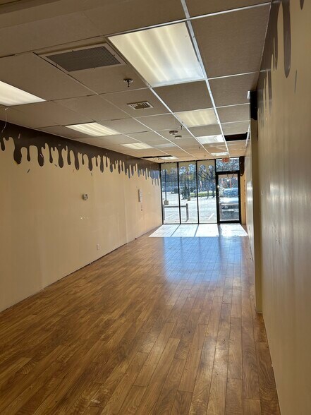 1139-1141 Jericho Tpke, Commack, NY à louer - Photo de l’immeuble – Image 2 sur 5