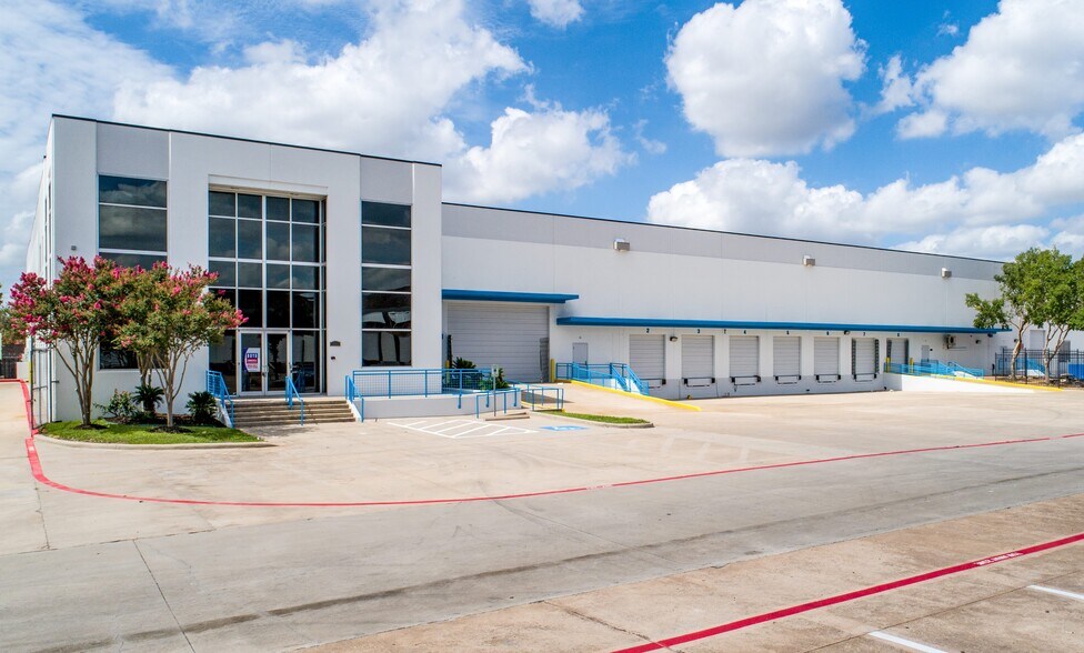 4525 Airline Dr, Houston, TX à louer - Photo de l’immeuble – Image 2 sur 7