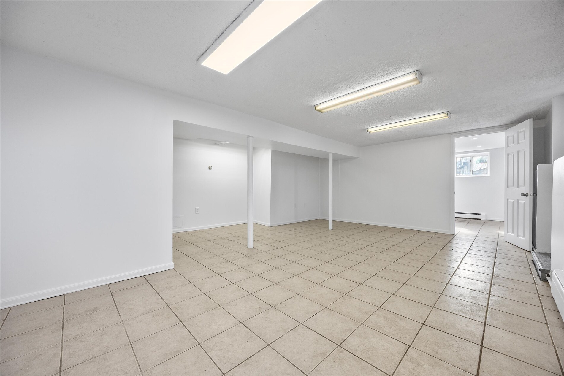 57-59 Maspeth Ave, Maspeth, NY à louer Photo principale– Image 1 sur 12