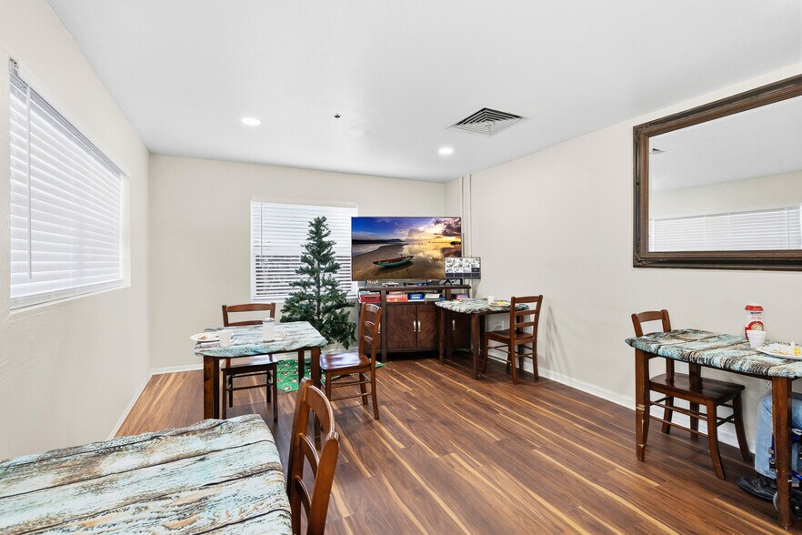 820 15th St N, Saint Petersburg, FL à vendre - Photo de l’immeuble – Image 2 sur 19