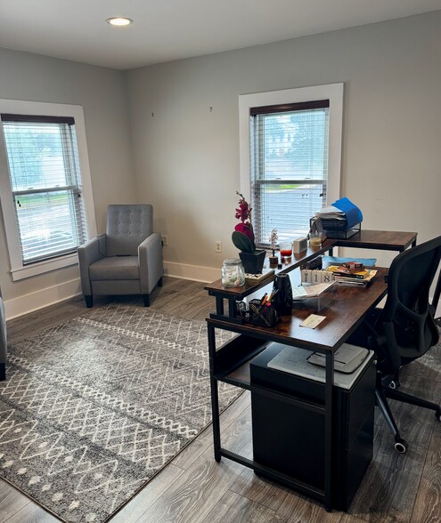 6 N Main St, E Longmeadow, MA à louer - Photo de l’immeuble – Image 2 sur 5