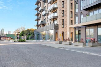 Plus de détails pour Creek Ln, Londres - Local commercial à louer