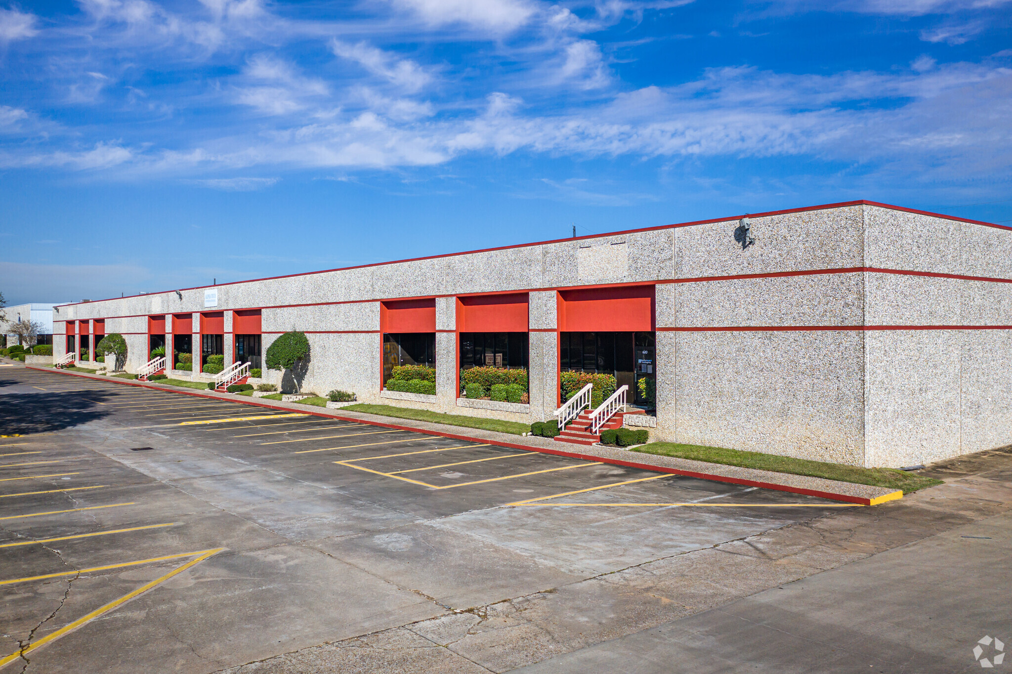 12701 Executive Dr, Stafford, TX à louer Photo de l’immeuble– Image 1 sur 6