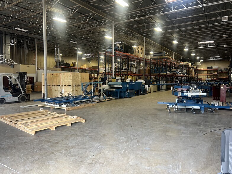 14271-14277 Welch Rd, Farmers Branch, TX à louer - Photo intérieure – Image 2 sur 3