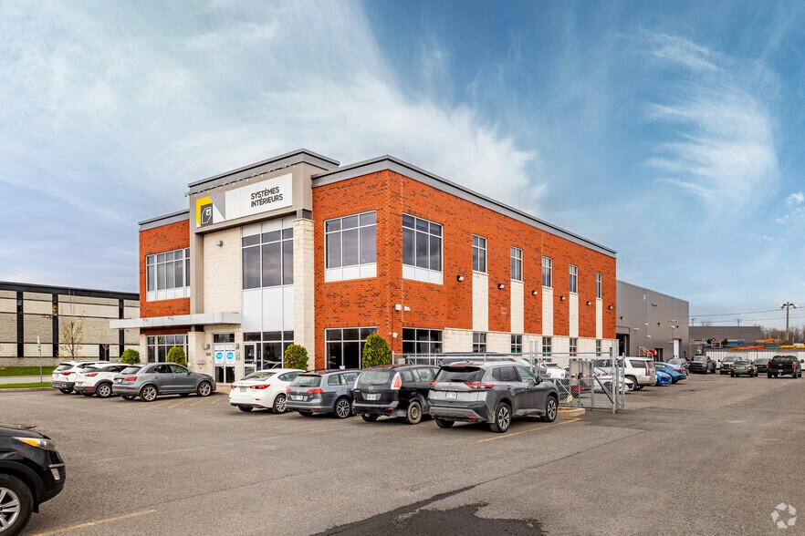 5000 Rue Bernard-Lefebvre, Laval, QC à louer - Photo de l’immeuble – Image 2 sur 6