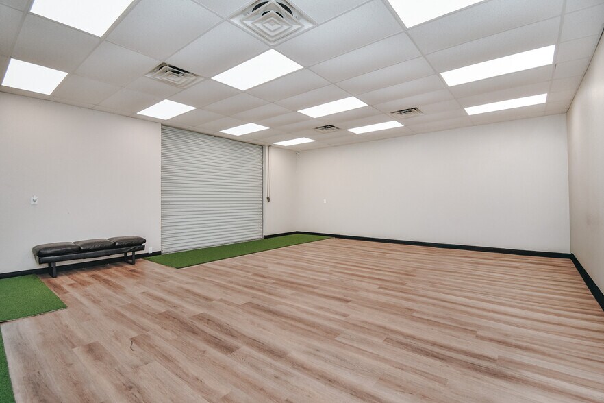 305 Sam Houston Dr, Victoria, TX à louer - Photo de l’immeuble – Image 3 sur 13